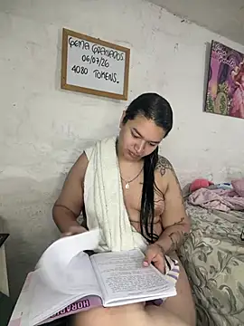Snapshot of GemaGranadoss chatting on July 1, 9:47 pm GemaGranadoss online show from July 1, 9:47 pm