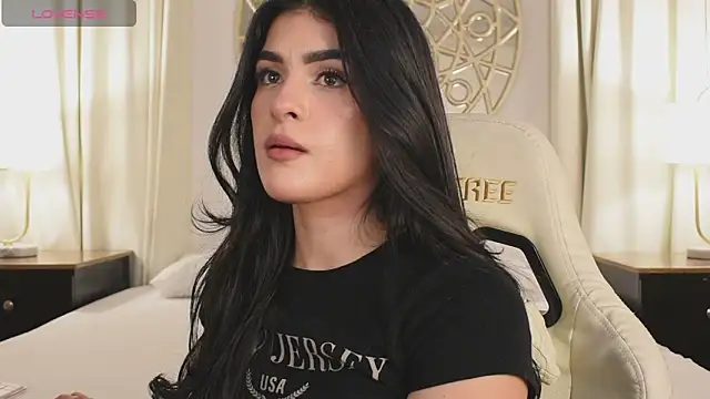 Antonellaparis  online show from March 31, 2:46 am