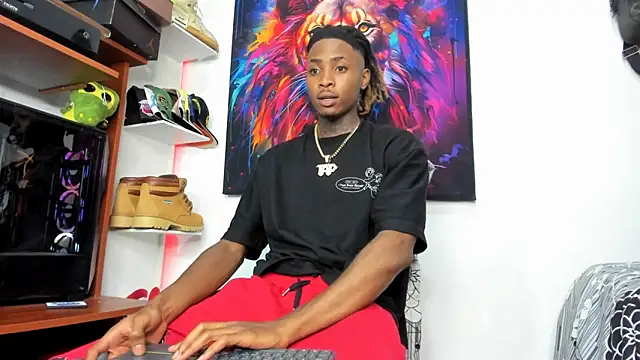 Snapshot of Pantera_black_21 chatting on February 24, 6:15 pm Pantera black 21 online show from February 24, 6:15 pm