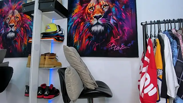 Snapshot of Pantera_black_21 chatting on October 21, 2:34 am Pantera black 21 online show from October 21, 2:34 am