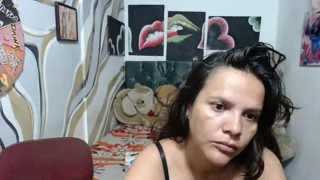 Snapshot of manzanahot9 chatting on February 17, 8:33 am manzanahot9 online show from February 17, 8:33 am