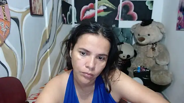 Snapshot of manzanahot9 chatting on February 19, 2:13 pm manzanahot9 online show from February 19, 2:13 pm