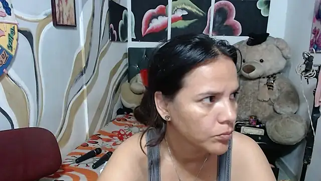 Snapshot of manzanahot9 chatting on February 27, 1:55 pm manzanahot9 online show from February 27, 1:55 pm