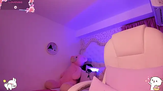 kitty roouse online show from December 13, 10:08 am