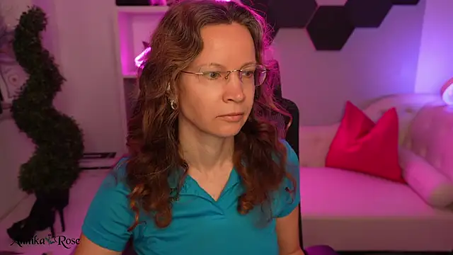 AnnikaRose online show from February 13, 6:42 am