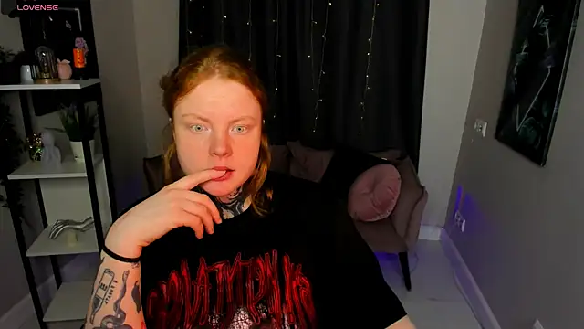 Cassie xKiss online show from November 15, 8:49 pm