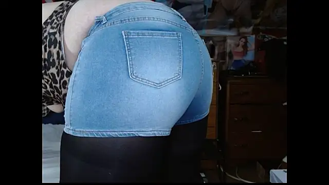 Snapshot of cosmicjones chatting on January 6, 7:50 pm cosmicjones online show from January 6, 7:50 pm