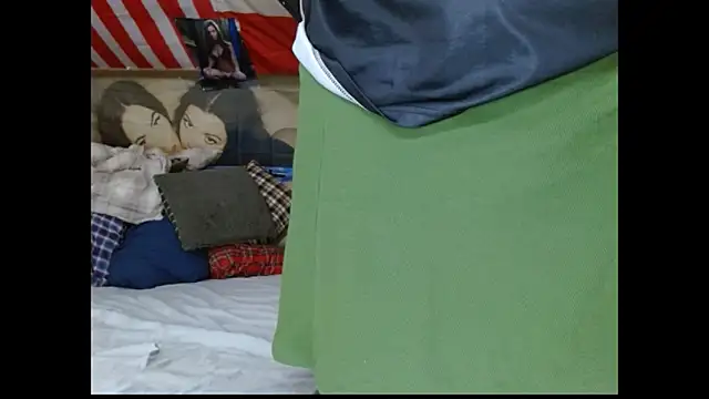 Snapshot of cosmicjones chatting on January 7, 9:34 am cosmicjones online show from January 7, 9:34 am