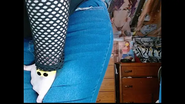 Snapshot of cosmicjones chatting on February 15, 12:03 pm cosmicjones online show from February 15, 12:03 pm