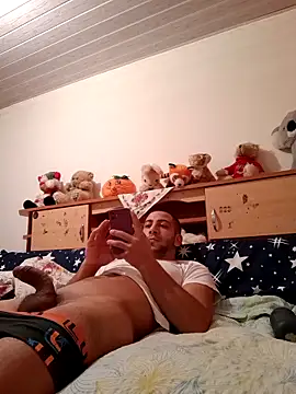 Snapshot of emea4 chatting on February 15, 3:20 pm emea4 online show from February 15, 3:20 pm