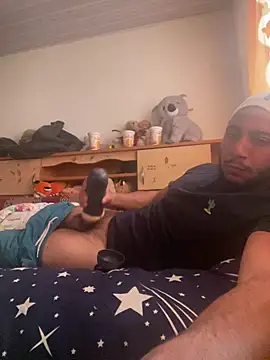 Snapshot of emea4 chatting on March 16, 8:40 am emea4 online show from March 16, 8:40 am