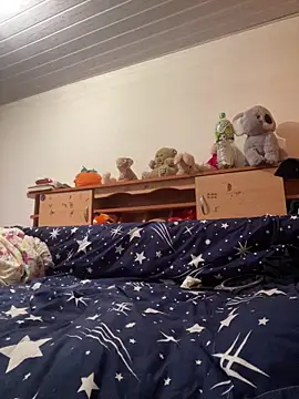 Snapshot of emea4 chatting on March 30, 7:04 pm emea4 online show from March 30, 7:04 pm