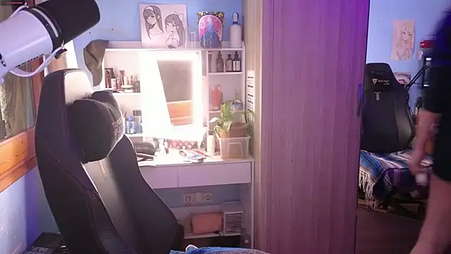 MemiKouki online show from April 7, 3:23 pm