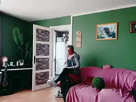 Snapshot of Anjela30 chatting on December 13, 1:12 pm Anjela30 online show from December 13, 1:12 pm