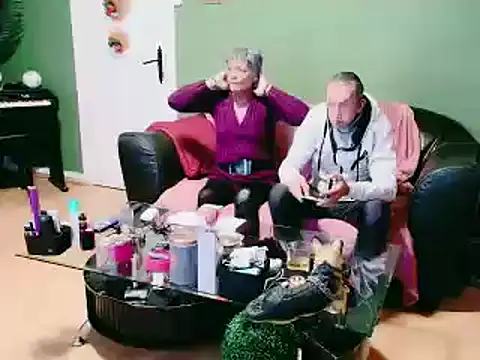 Snapshot of Anjela30 chatting on December 19, 1:07 pm Anjela30 online show from December 19, 1:07 pm