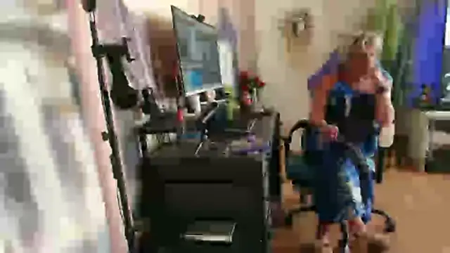 Snapshot of Anjela30 chatting on March 13, 12:12 pm Anjela30 online show from March 13, 12:12 pm