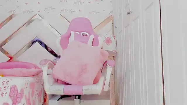 BriggitteEbonny online show from December 17, 11:49 pm