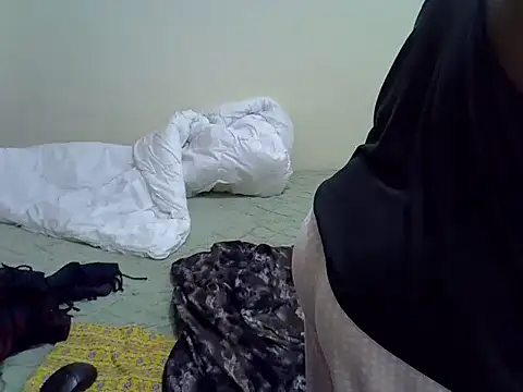 Sweet Bear online show from December 5, 6:59 pm