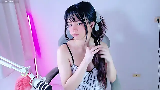 Snapshot of stephybrown chatting on June 1, 6:53 pm stephybrown online show from June 1, 6:53 pm