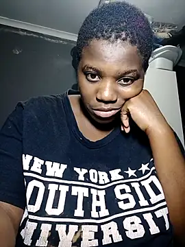 Bigchoccojugsxx online show from February 14, 9:44 pm