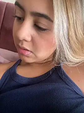 Miabonnett  online show from April 11, 2:54 pm