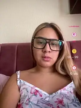 Snapshot of Miabonnett_ chatting on May 6, 11:59 am Miabonnett online show from May 6, 11:59 am