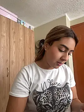 Snapshot of Miabonnett_ chatting on July 8, 3:38 pm Miabonnett online show from July 8, 3:38 pm