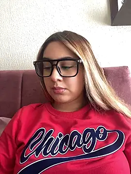 Snapshot of Miabonnett_ chatting on July 17, 3:18 pm Miabonnett online show from July 17, 3:18 pm