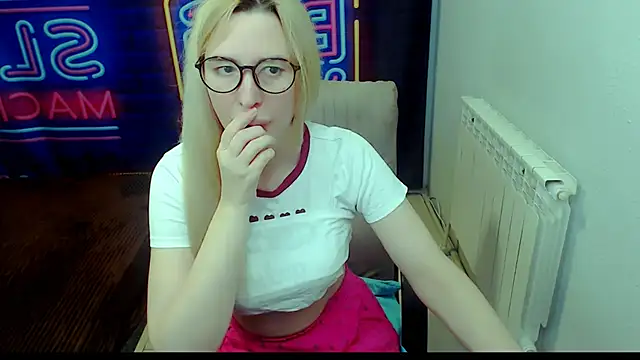 kerakiss877 online show from December 19, 3:30 pm