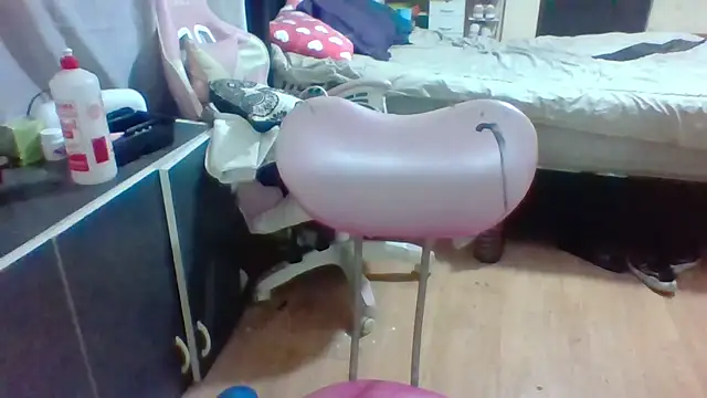 Jennxdolls online show from December 27, 10:37 pm