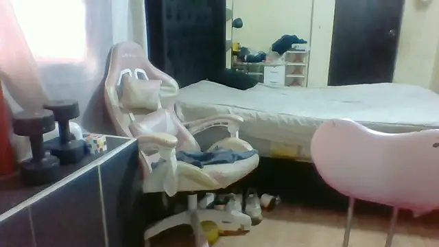 Jennxdolls online show from February 13, 3:24 pm