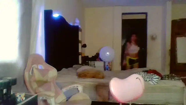 Jennxdolls online show from February 20, 3:41 pm