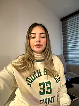 Alirawrz online show from November 8, 8:29 pm