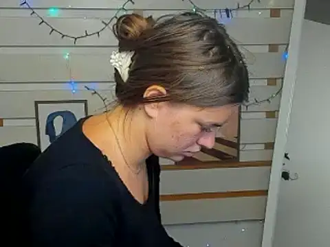 Snapshot of Josephine_Kiss chatting on June 19, 1:04 pm Josephine Kiss online show from June 19, 1:04 pm