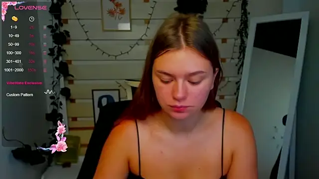 Snapshot of Josephine_Kiss chatting on July 27, 1:51 pm Josephine Kiss online show from July 27, 1:51 pm