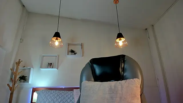 Jayden Jonnes online show from April 18, 11:47 am