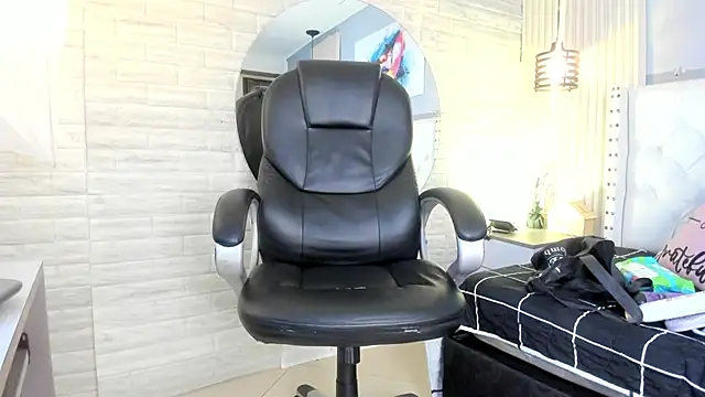 sussy  stone online show from April 10, 11:37 am