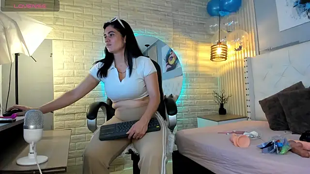 Snapshot of sussy__stone chatting on June 13, 11:52 am sussy stone online show from June 13, 11:52 am