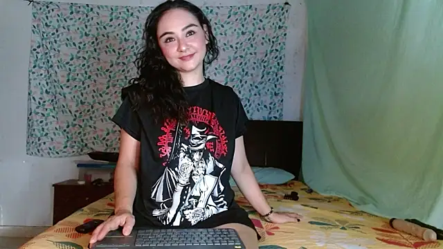 Snapshot of Kaory_32 chatting on August 1, 5:01 pm Kaory 32 online show from August 1, 5:01 pm