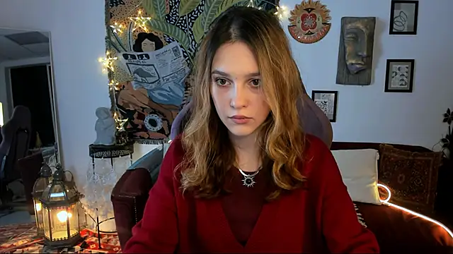 LolaLemona online show from December 7, 9:28 am