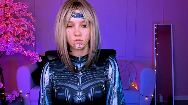 LolaLemona online show from December 15, 1:32 pm