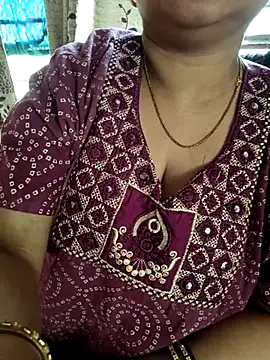 cuteyqueen online show from February 19, 10:44 am