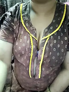 cuteyqueen online show from March 5, 12:01 pm