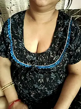 cuteyqueen online show from March 18, 3:31 am