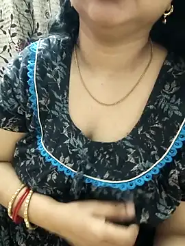 cuteyqueen online show from April 14, 1:11 am