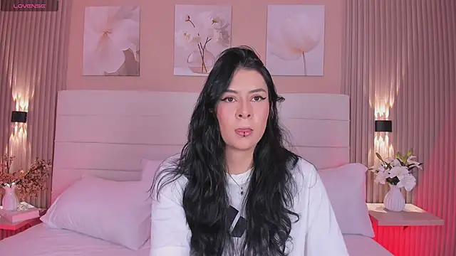 Snapshot of JessyEvans chatting on June 29, 5:24 pm JessyEvans online show from June 29, 5:24 pm