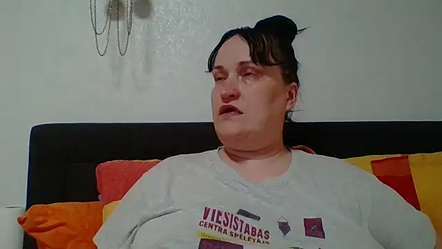  squirty cum lady  online show from June 17, 8:21 pm