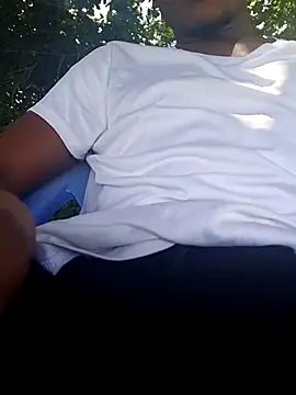 Snapshot of Juicy-hot_chic chatting on April 4, 10:46 am Juicy-hot chic online show from April 4, 10:46 am