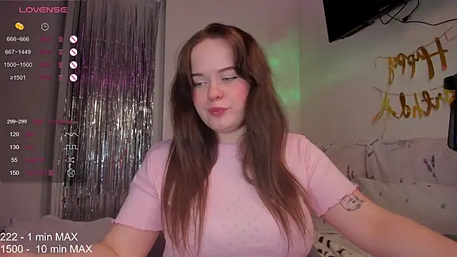 Snapshot of HANNA_MONTANAS chatting on December 5, 4:36 pm HANNA MONTANAS online show from December 5, 4:36 pm