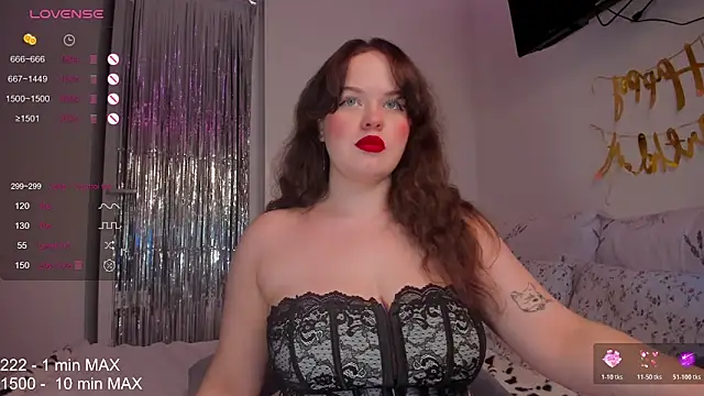 Snapshot of HANNA_MONTANAS chatting on December 21, 3:30 pm HANNA MONTANAS online show from December 21, 3:30 pm